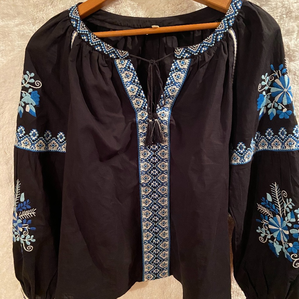 BELTAINE womens black embroidered blouse XS